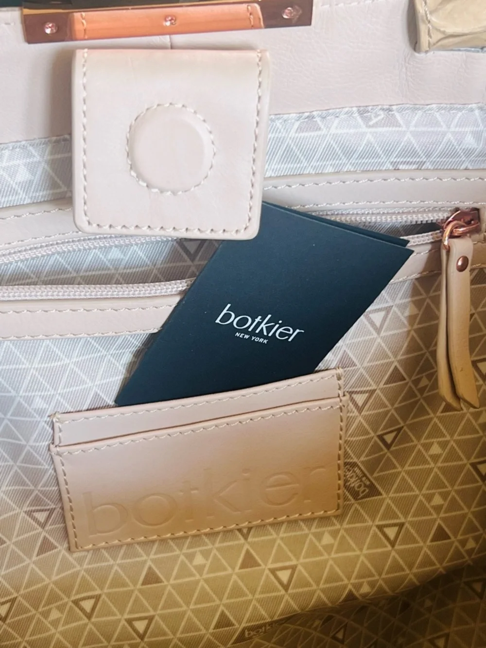 Botkier New York Tan Leather Croc Embossed Tote Bag Tassel
